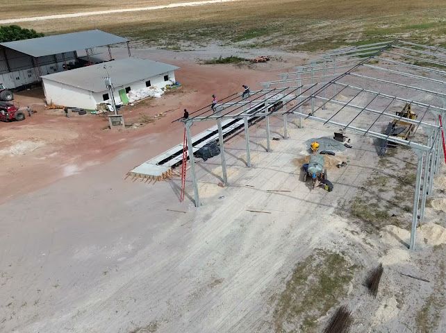 Galpão metálico montagem drone